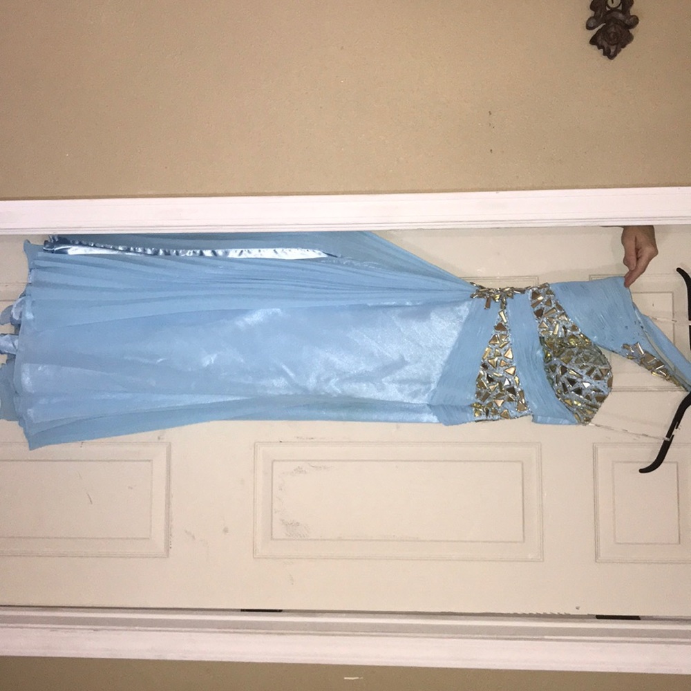 FORMAL DRESS - Picture 2 of 6